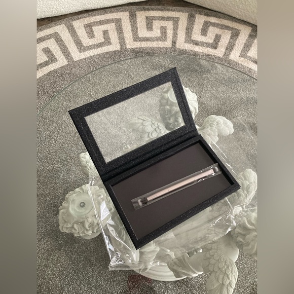 🌑 L’ambiance de Paris empty magnetic eyeshadow & makeup palette, Noir Éclipse. - Picture 2 of 16